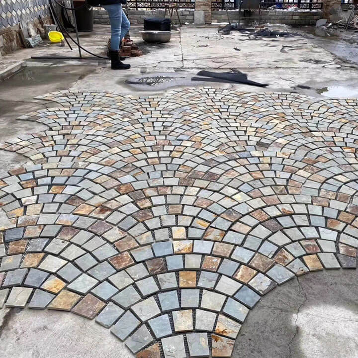 Fan-shaped crazy paving with rusty slate texture